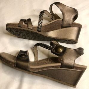 Aetrex Naya Bronze Wedge Sandals